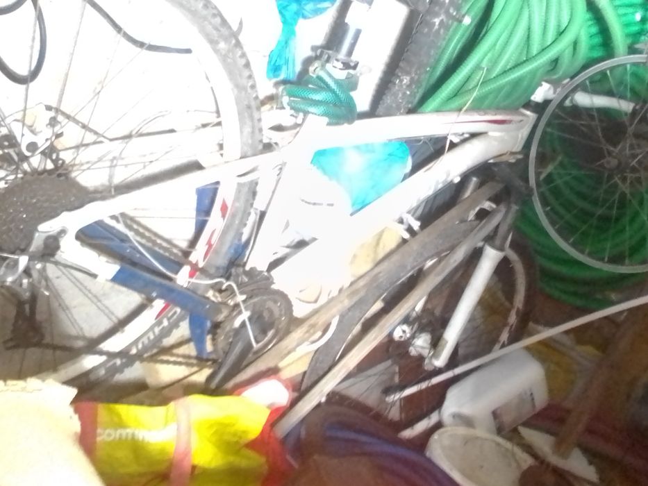 Bicicleta com travão a óleo