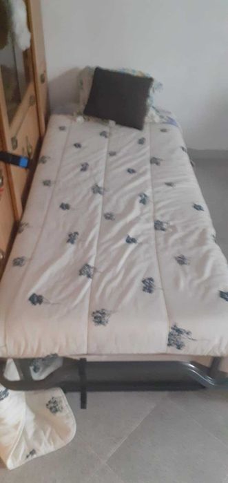 Divan de solteiro de abrir e fechar com colchao