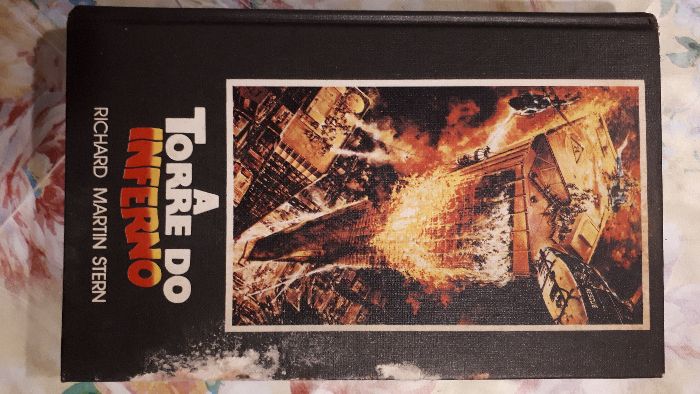 Livro "A Torre do Inferno"