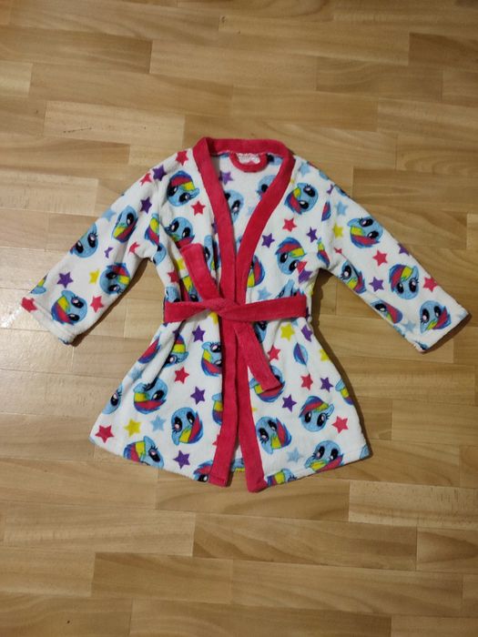 Продам махровый халат для девочки р 104