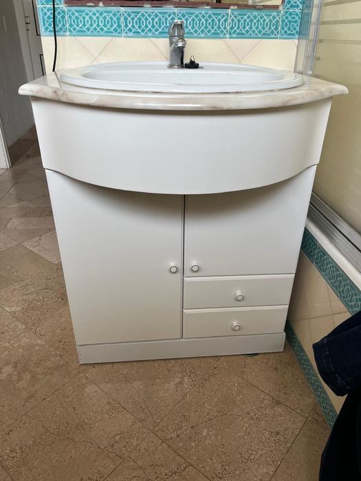 Móvel WC completo com lavatório e torneira – ideal substituição/remodelação