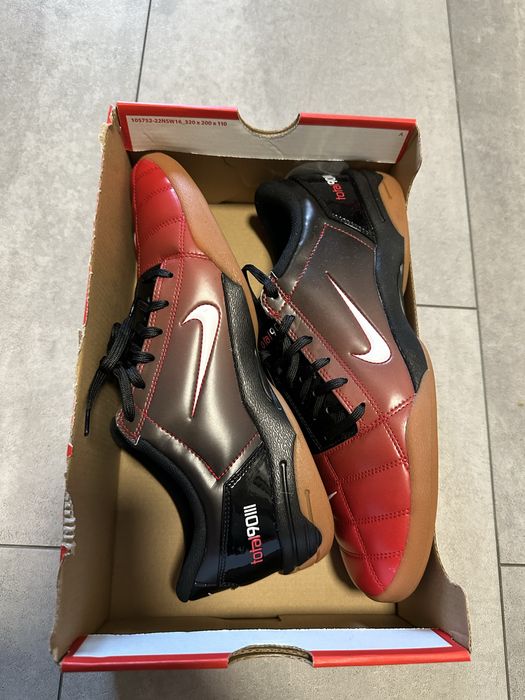 Buty nike total 90
