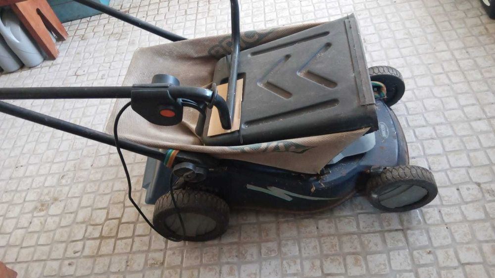 Corta relva electrico