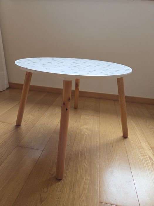 Cadeira e mesa circular criança