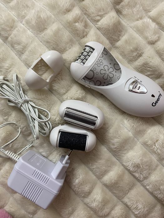Епілятор Gemei GM-3061 4в1 б\у