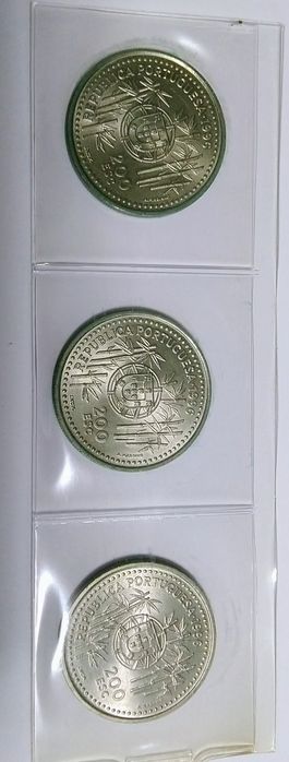 Moedas de 200 escudos de 1991, 93 e 96