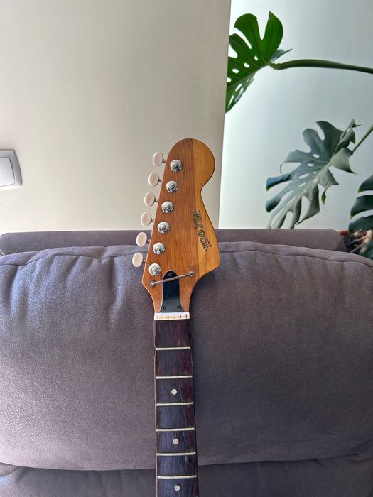 Guitarra antiga anos 60