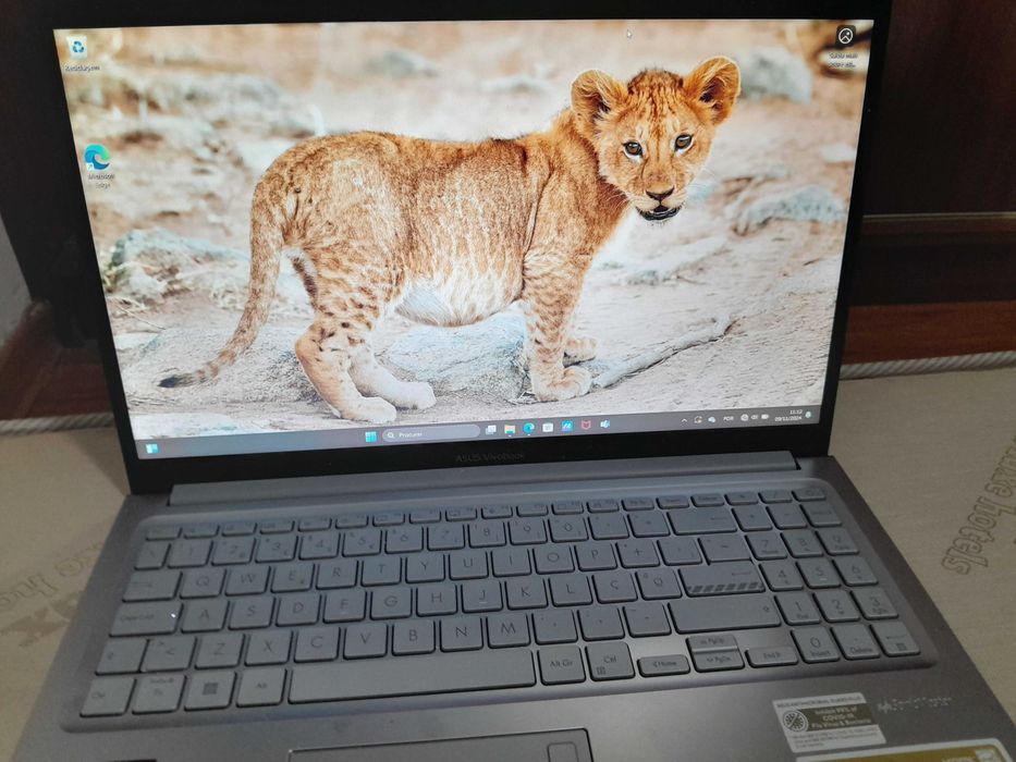 Portatil asus vivobook