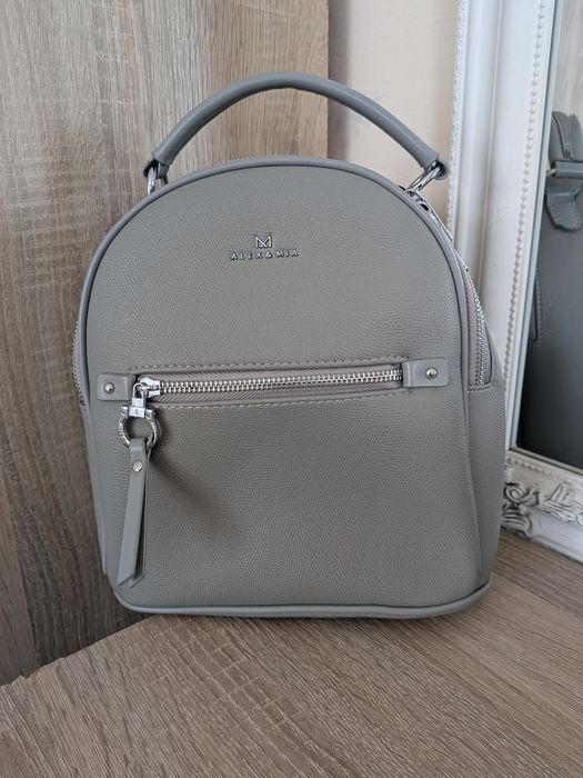 Гарні Жіночі рюкзаки