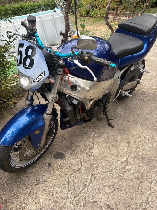 Suzuki gsx 600 R ( naked )