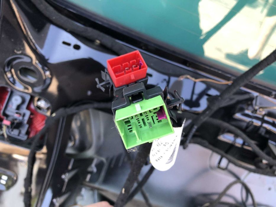 Кришка багажника двері Volkswagen 7P 7P6827159 Фольцваген Туарег НФ Таурег Touareg  NF ляда 2T / C9X  Чорний перламутр багажник