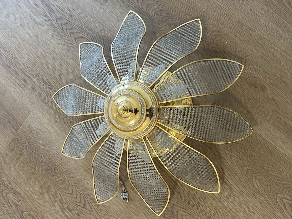 Lustre com brilhantes