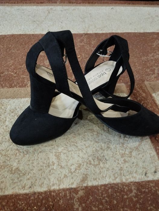 Продам босоніжки, розмір 41