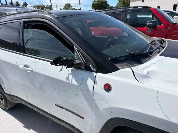 Jeep Compas Trailhawk 2.4 4x4 Kosmetycznie uszkodzony, znakomity do gazu!!!