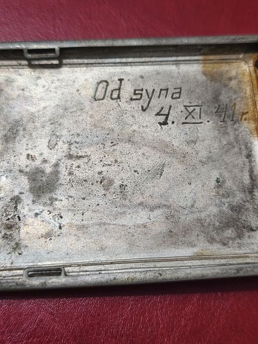Papierośnica z 1941 plater