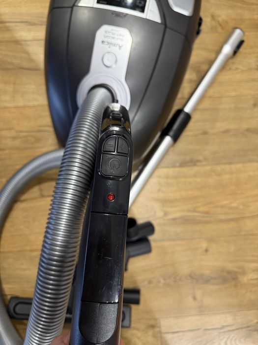 Odkurzacz tradycyjny Amica VM 7004 workowy NA GWARANCJI - długi kabel