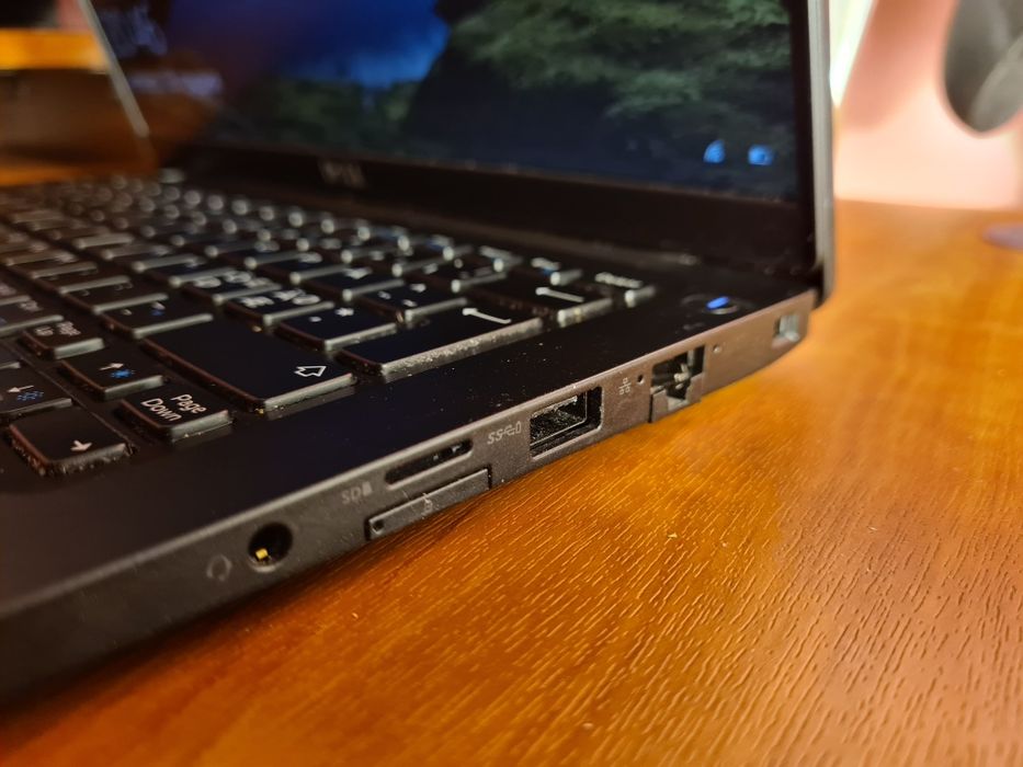 DeLL Latitude 7390 i5 8th 8/256 FullHD