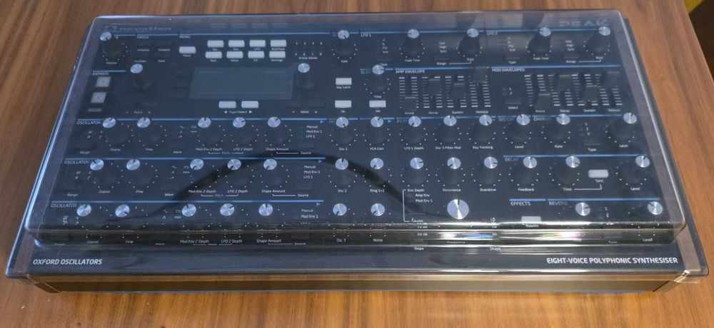 Sintetizador Novation PEAK com decksaver