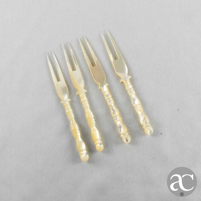 Garfos de aperitivo ou cocktail feitos de madrepérola