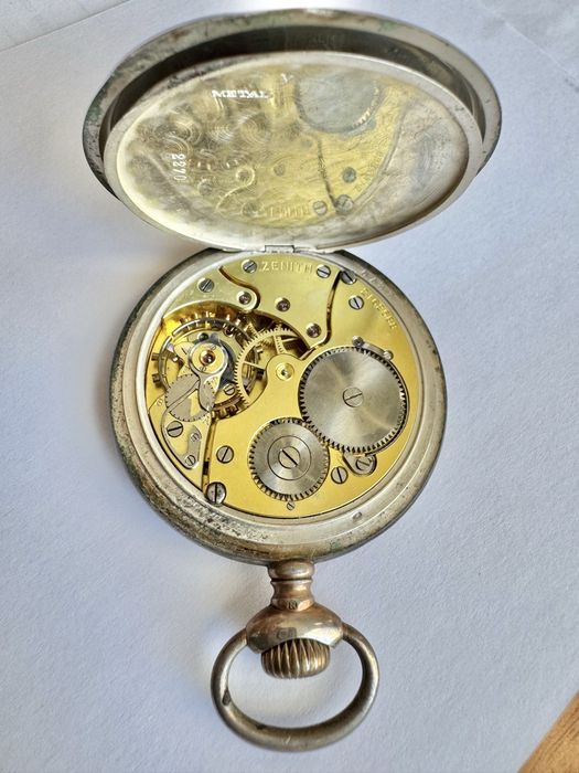 Продам часы Zenith