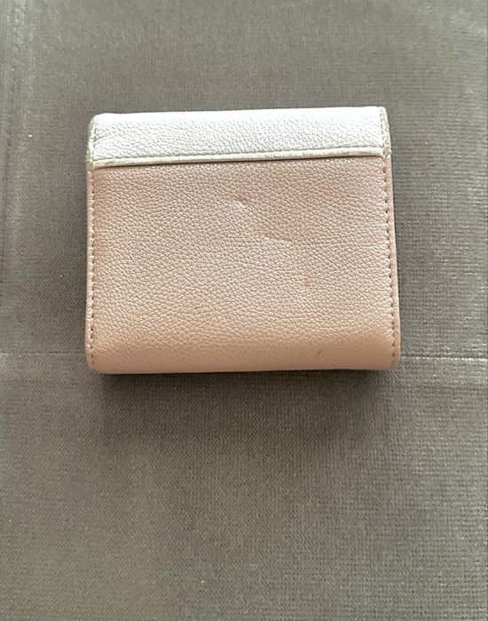 Portfel Guess w dobrym stanie cena do negocjacji
