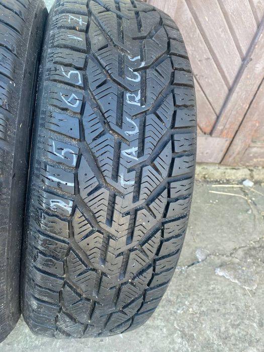 Резина TAURUS 215/65/R17.  4шт. Зима