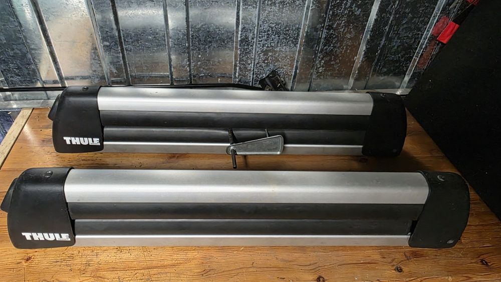 Belki relingi mocowanie na narty/snowboard THULE