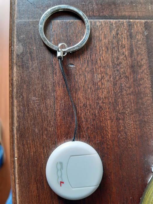 Porta chaves (Fiat 500L) Novo