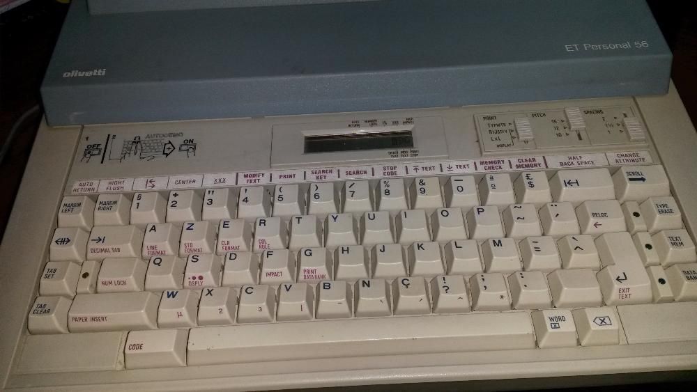 Máquina de Escrever Eléctrica Olivetti ET 56 By Design Ettore Sottsass