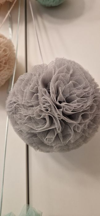 Pompony tiulowe,dekoracja do pokoju