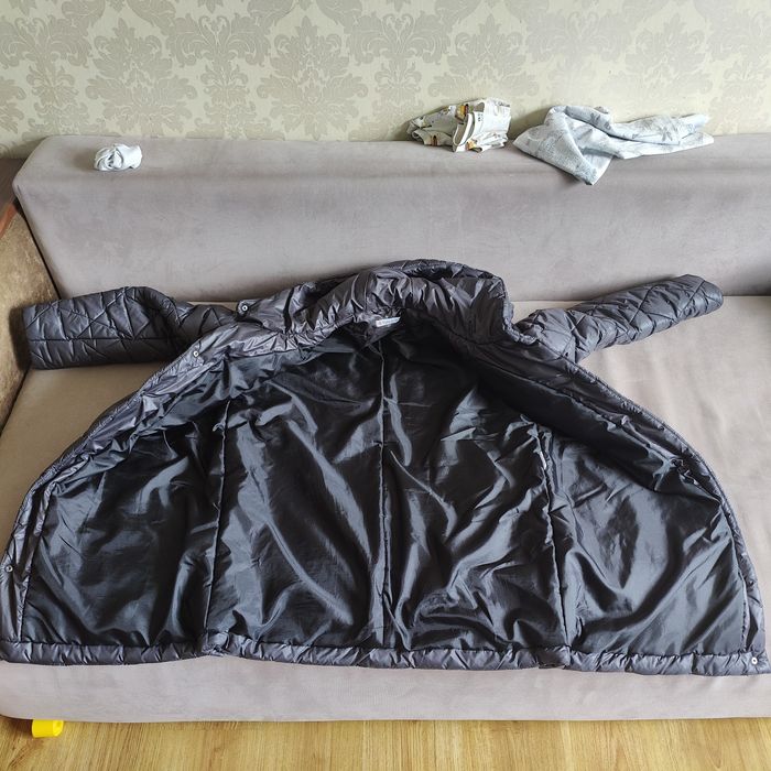 Тепла стьобана куртка для вагітних, на кнопках та із бічними розширюва