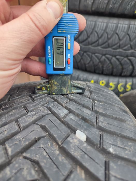 Dwie opony Continental AllsesonsContact 205/50/17 89H