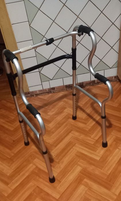 Продам милиці, ходунки, сапожок при переломі