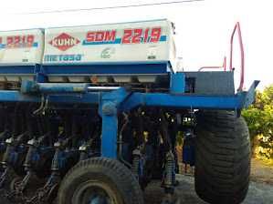 Semeador de sementeira direta KUNH METASA
