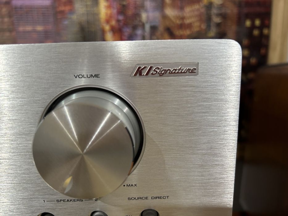 Amplificador Marantz PM 7001 Ki Signature com comando.