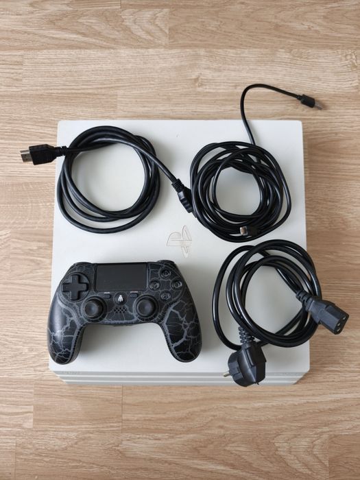 PlayStation 4 Pro Branca Desbloqueada HEN 12.52C/Comando