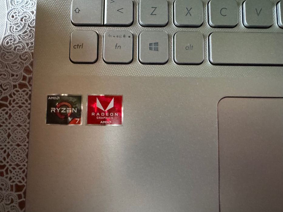 Portátil ASUS F512DA-R7AVXSB3.