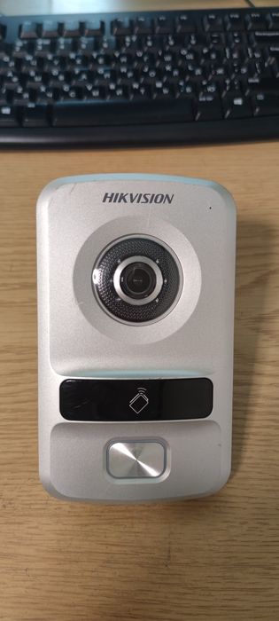 IP відеодомофон / виклична відеопанель HIKVISION DS-KV8102-IP