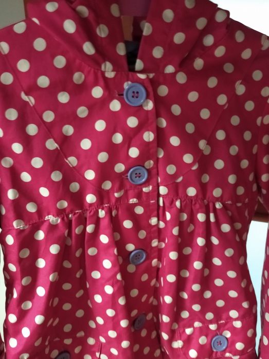 Śliczny płaszczyk dla dziewczynki