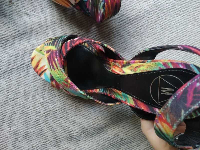 Buty na wysokim obcasie platformie sandały missguided