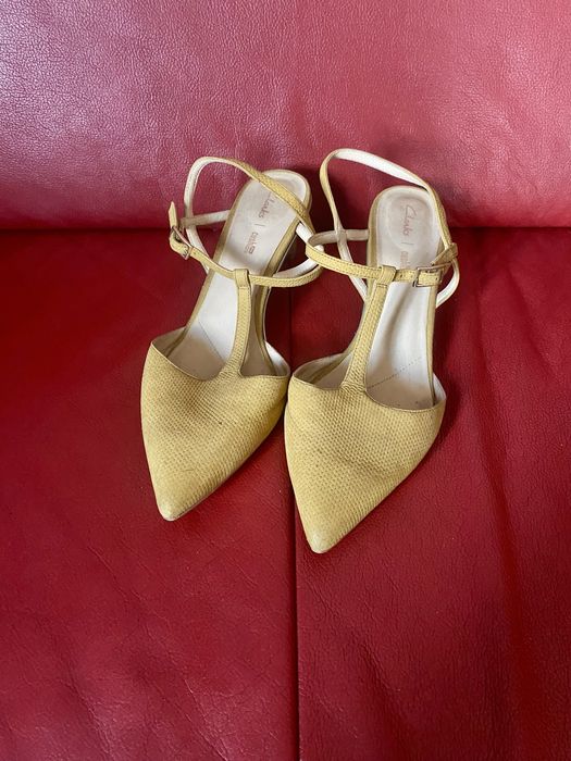 Sandały na obcasie sandals skórzane leather miodowe Clarks 41