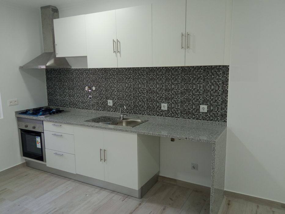 Alugo apartamento T2