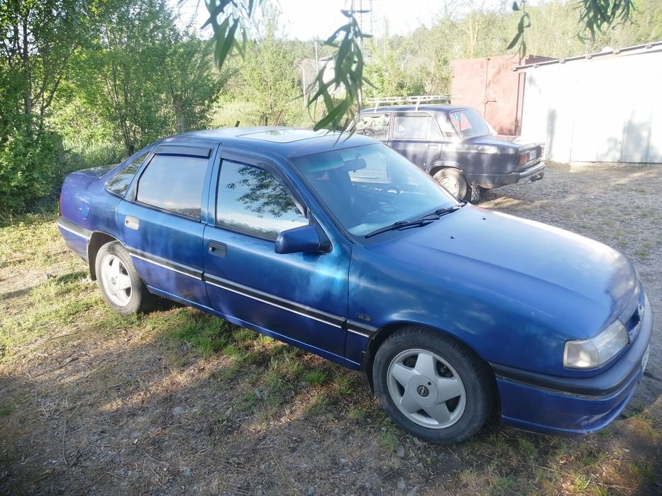 Opel Vectra A 2.0 газ/Бензин