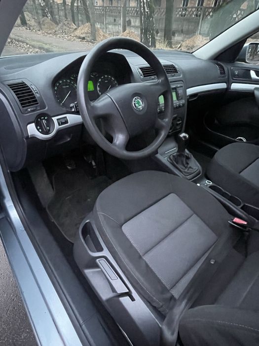 Шкода A5 1.6 • 188 тис пробіг • В рідній фарбі