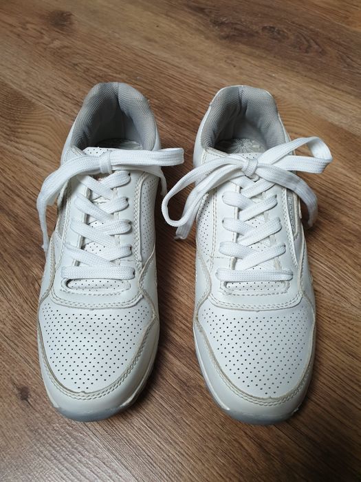Buty sportowe z eko skóry