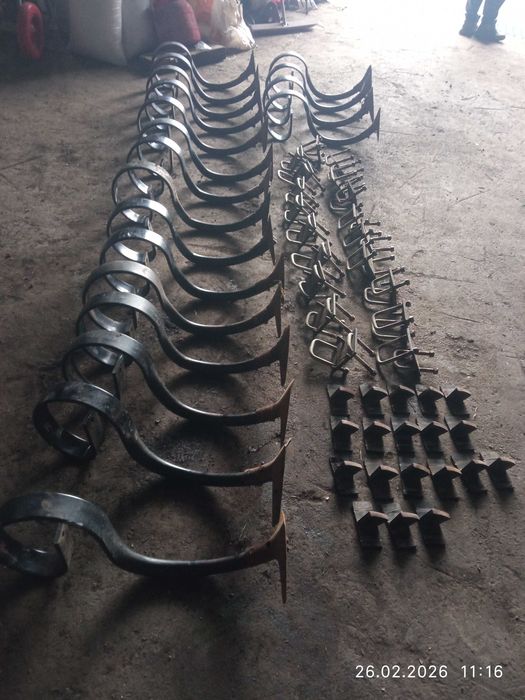 Продам стойки в зборі на культиватор рама 8/8