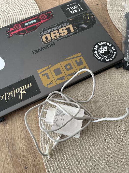 Huawei MateBook D 15 MRC-W50 i5-8250U / 8 GB / MX150 – uszkodzony, na części