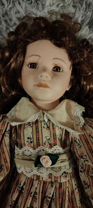 Boneca porcelana 40cm