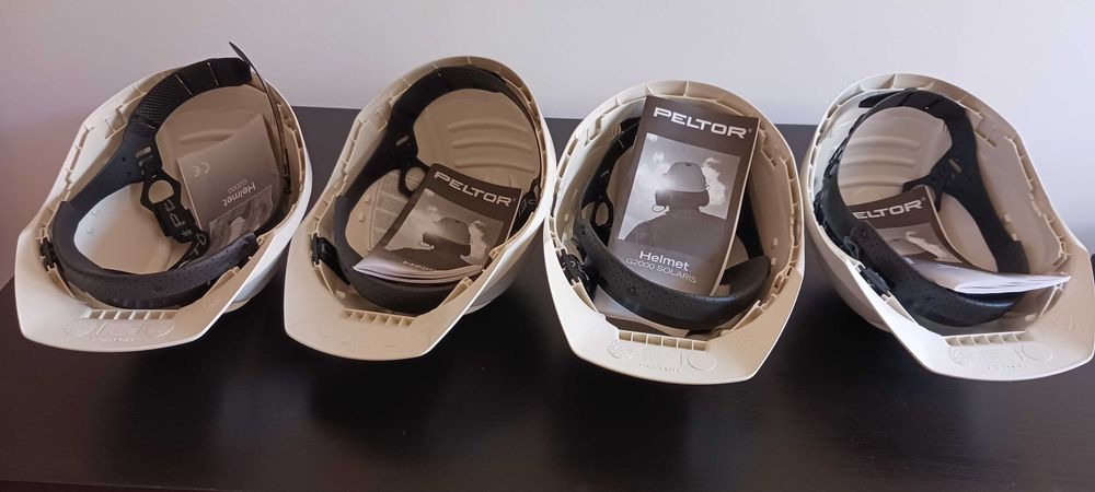 Capacetes de proteção novos