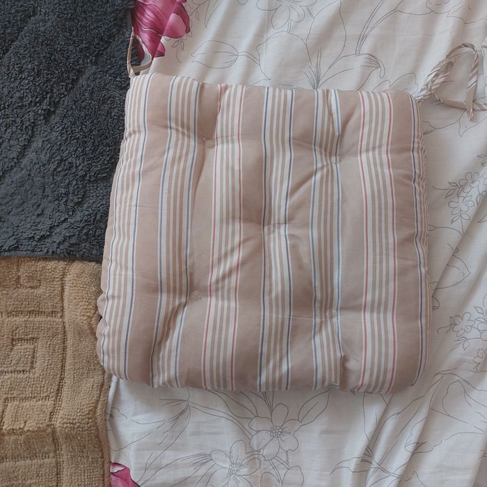 Продам подушечки і коврики у ванну.